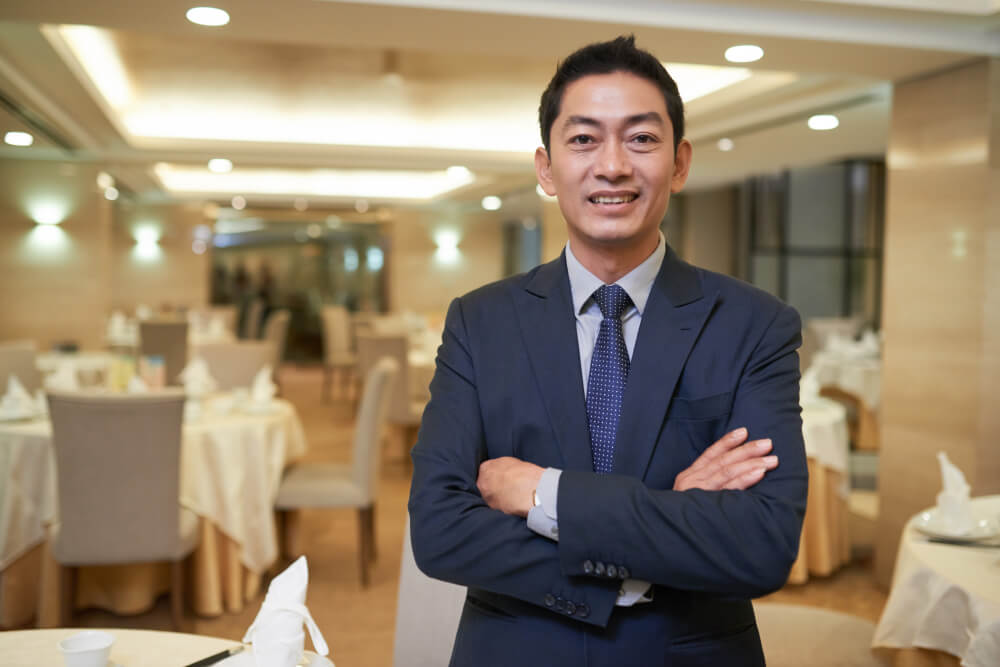 คุณมีทรัพย์ เจ้าของโรงแรมในเชียงของ